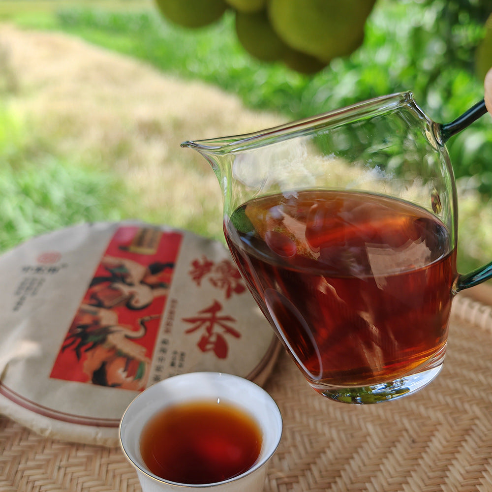 Premium Yunnan "Glutinous Rice" Aged Ripe Pu'er Tea - 357g Stone-Pressed Disc - 6 Years of Terroir Alchemy