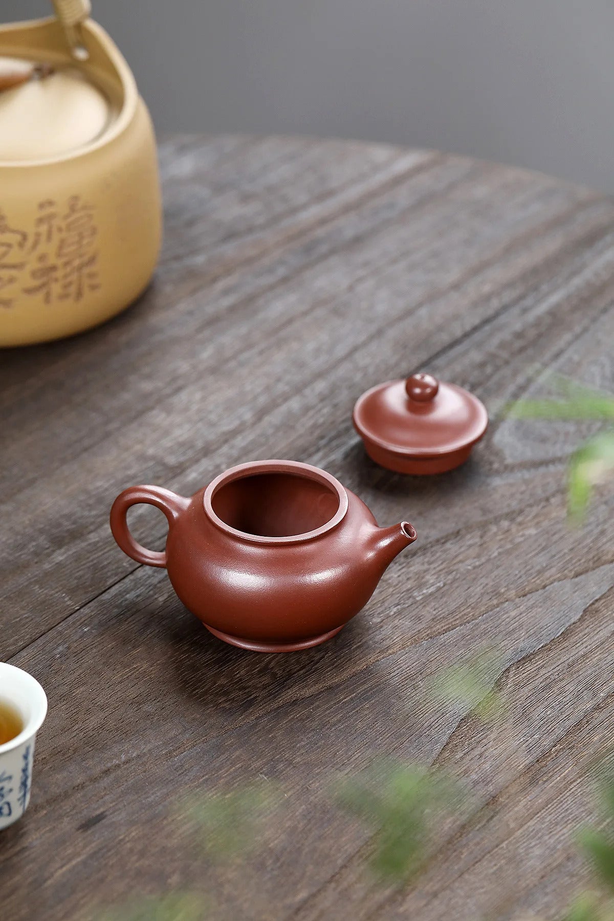 Yixing "Breathing Teapot" – 160ml Zhu Ni Clay Masterpiece, Artisan Teapot, Zisha Teapot